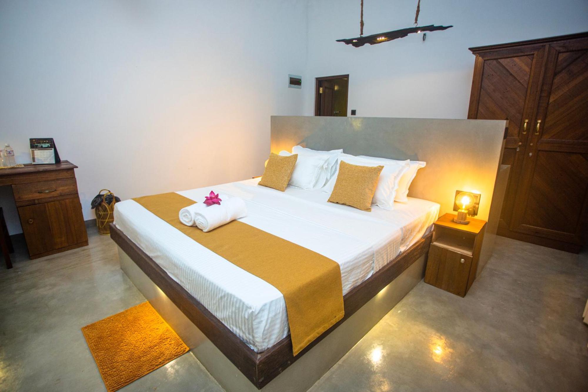 Aki Luna Lagoon Resort Hikkaduwa Luaran gambar