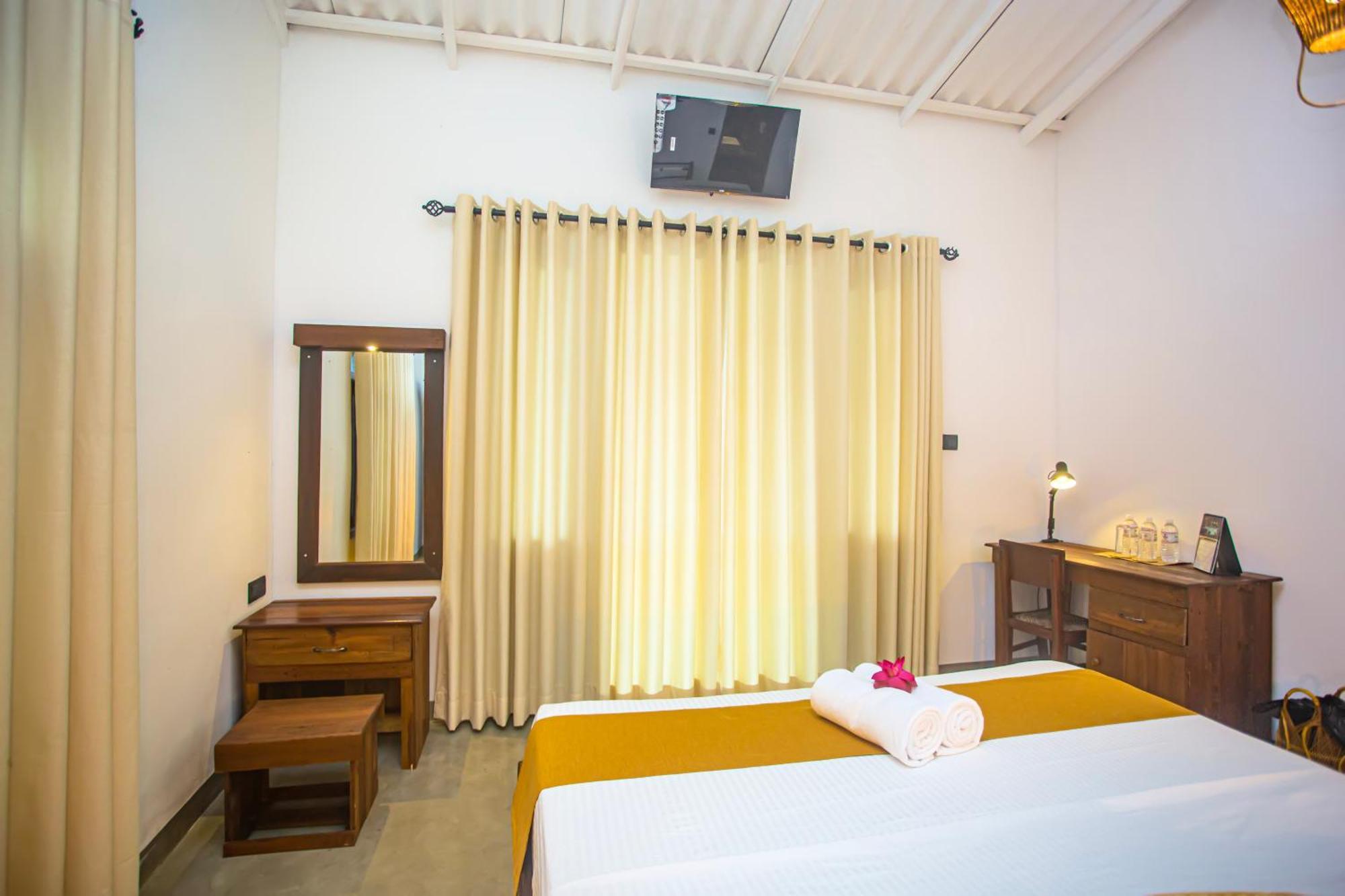 Aki Luna Lagoon Resort Hikkaduwa Luaran gambar
