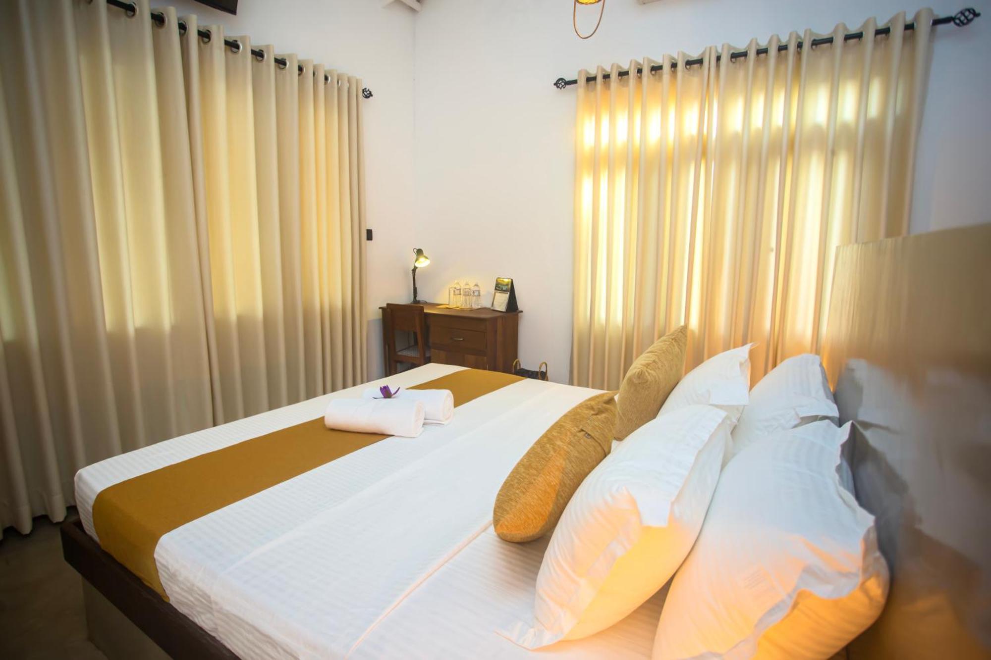 Aki Luna Lagoon Resort Hikkaduwa Luaran gambar