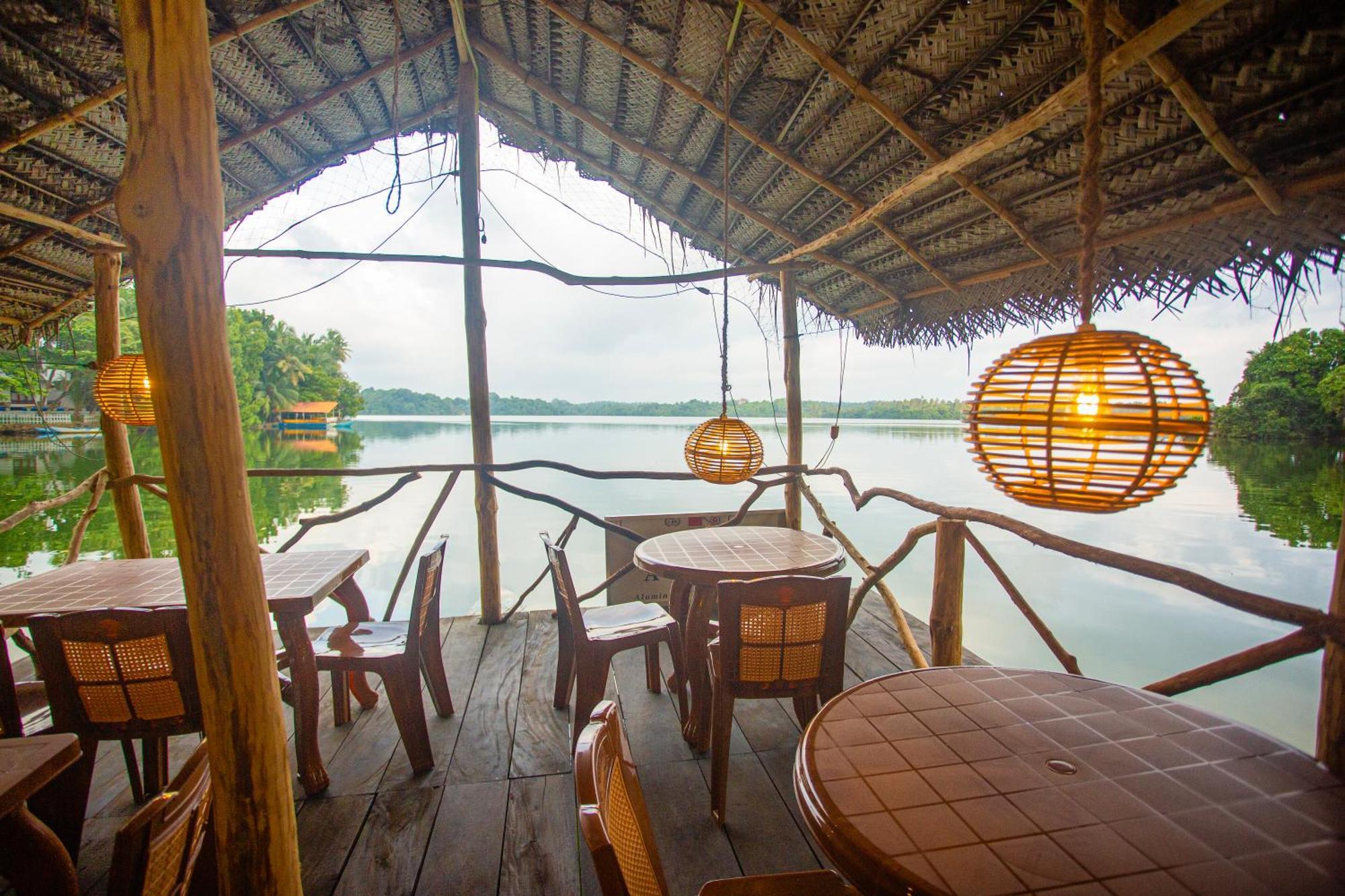 Aki Luna Lagoon Resort Hikkaduwa Luaran gambar