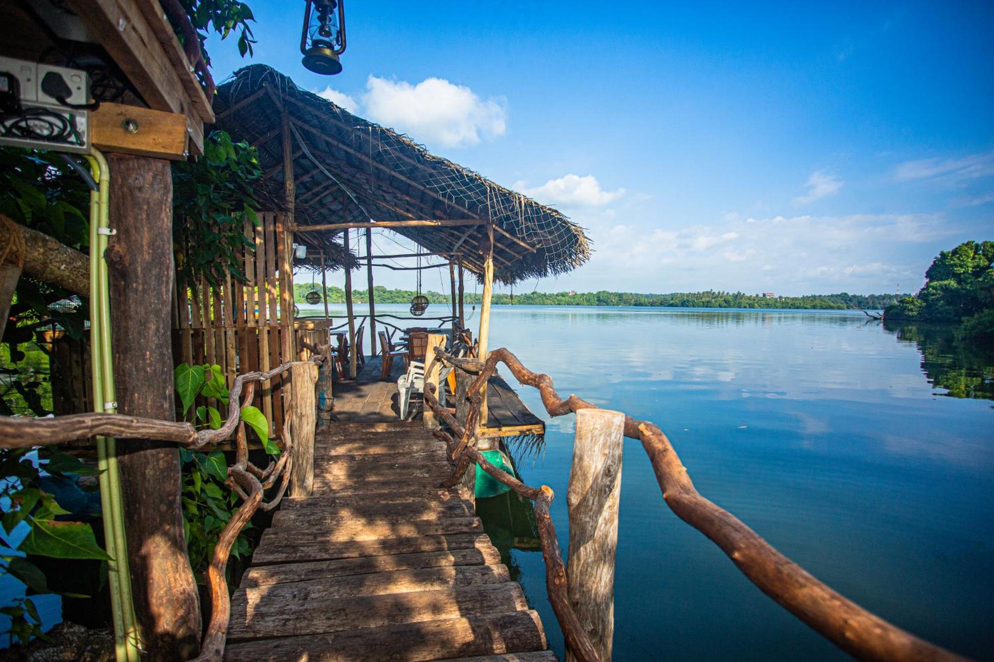 Aki Luna Lagoon Resort Hikkaduwa Luaran gambar