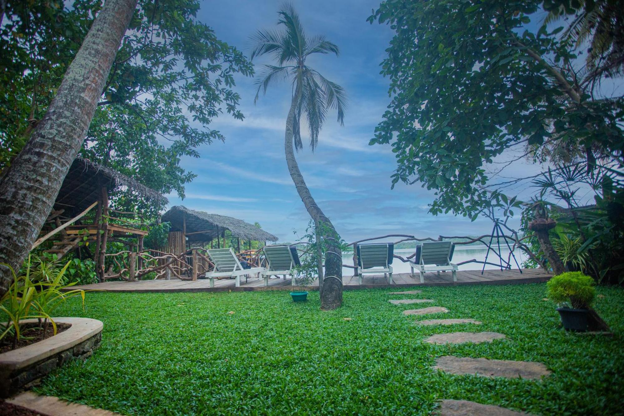 Aki Luna Lagoon Resort Hikkaduwa Luaran gambar